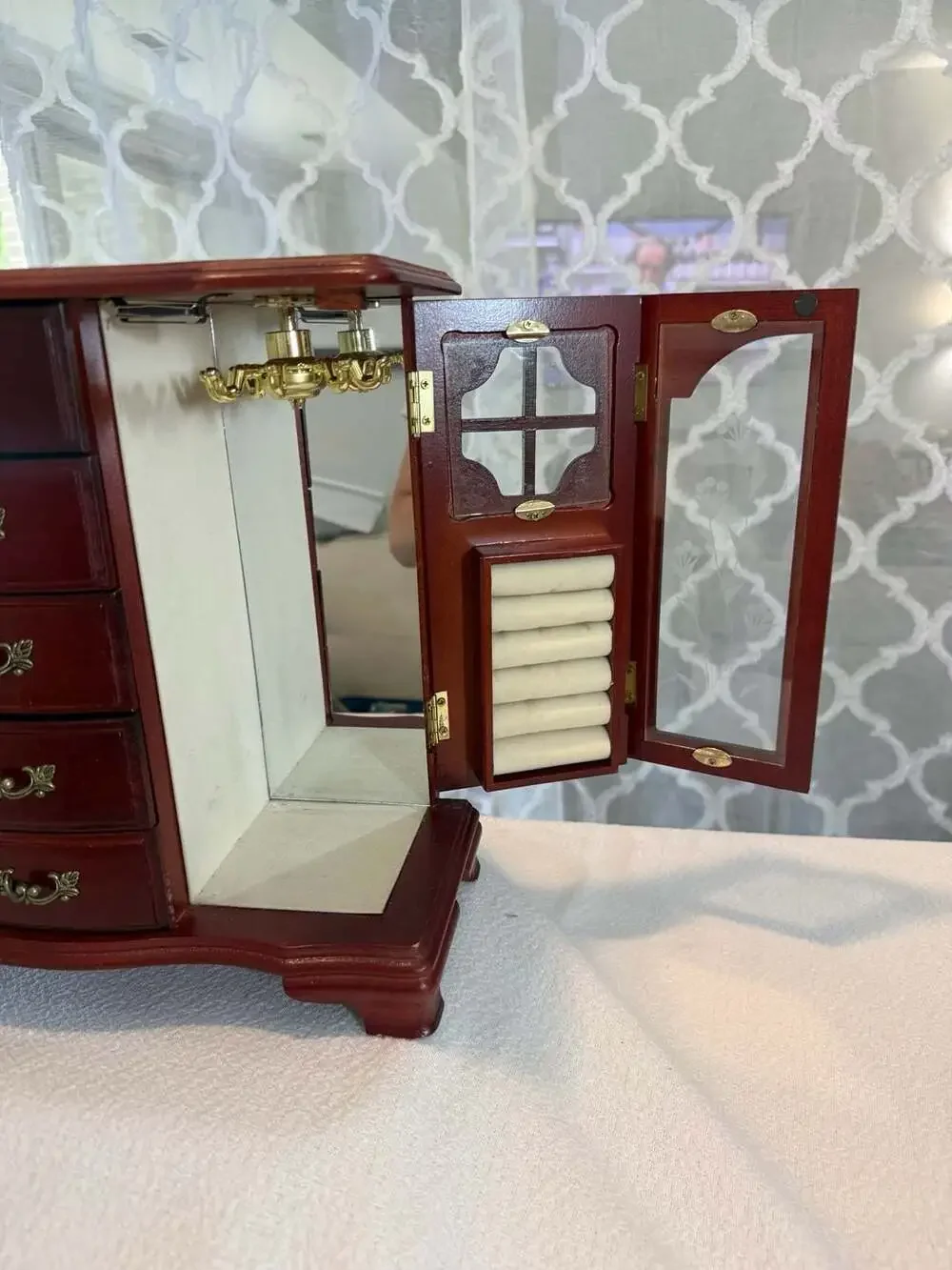 Generic/Unknown vintage armoire